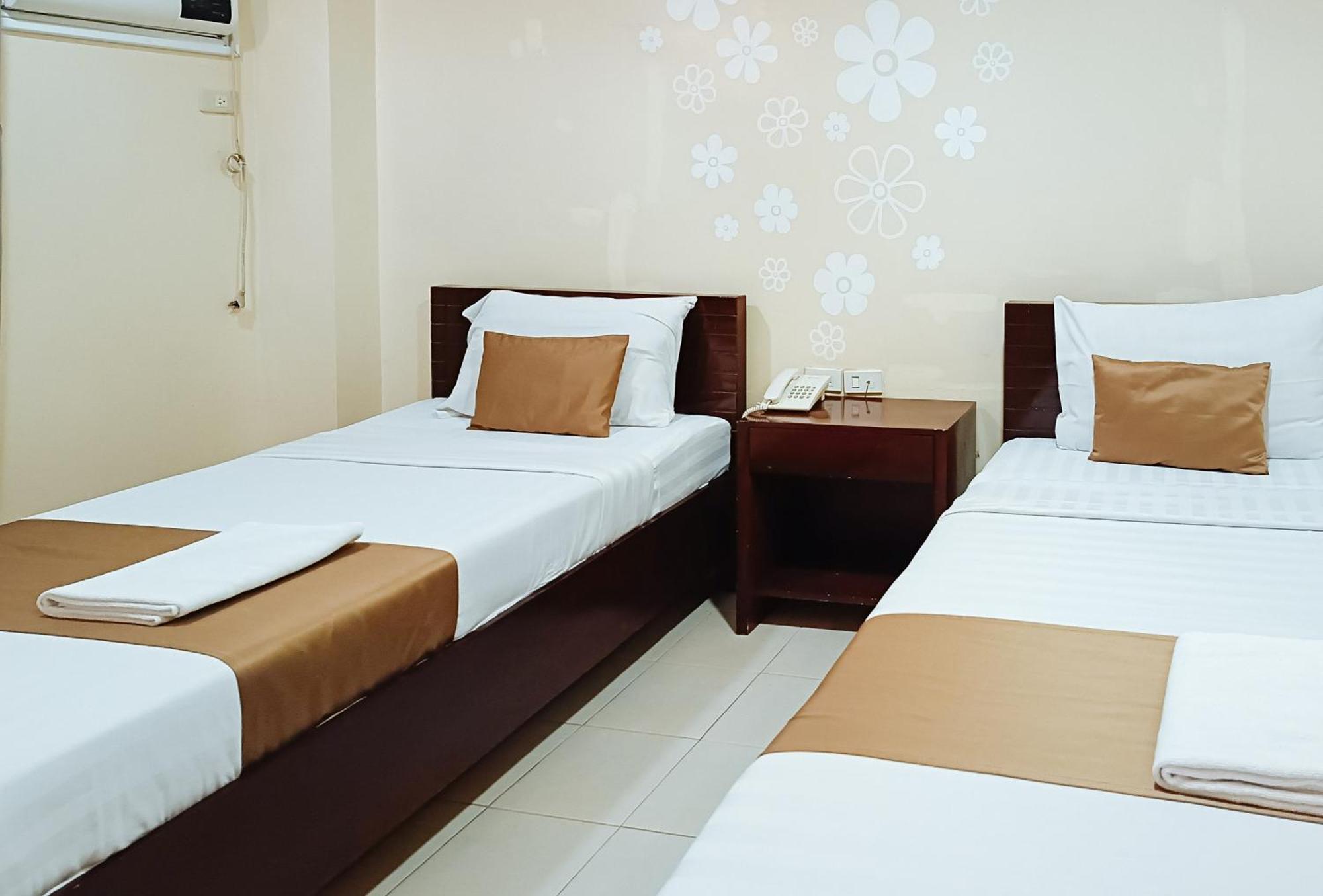 Hotel Juliana By Reddoorz Tuguegarao City Exteriér fotografie