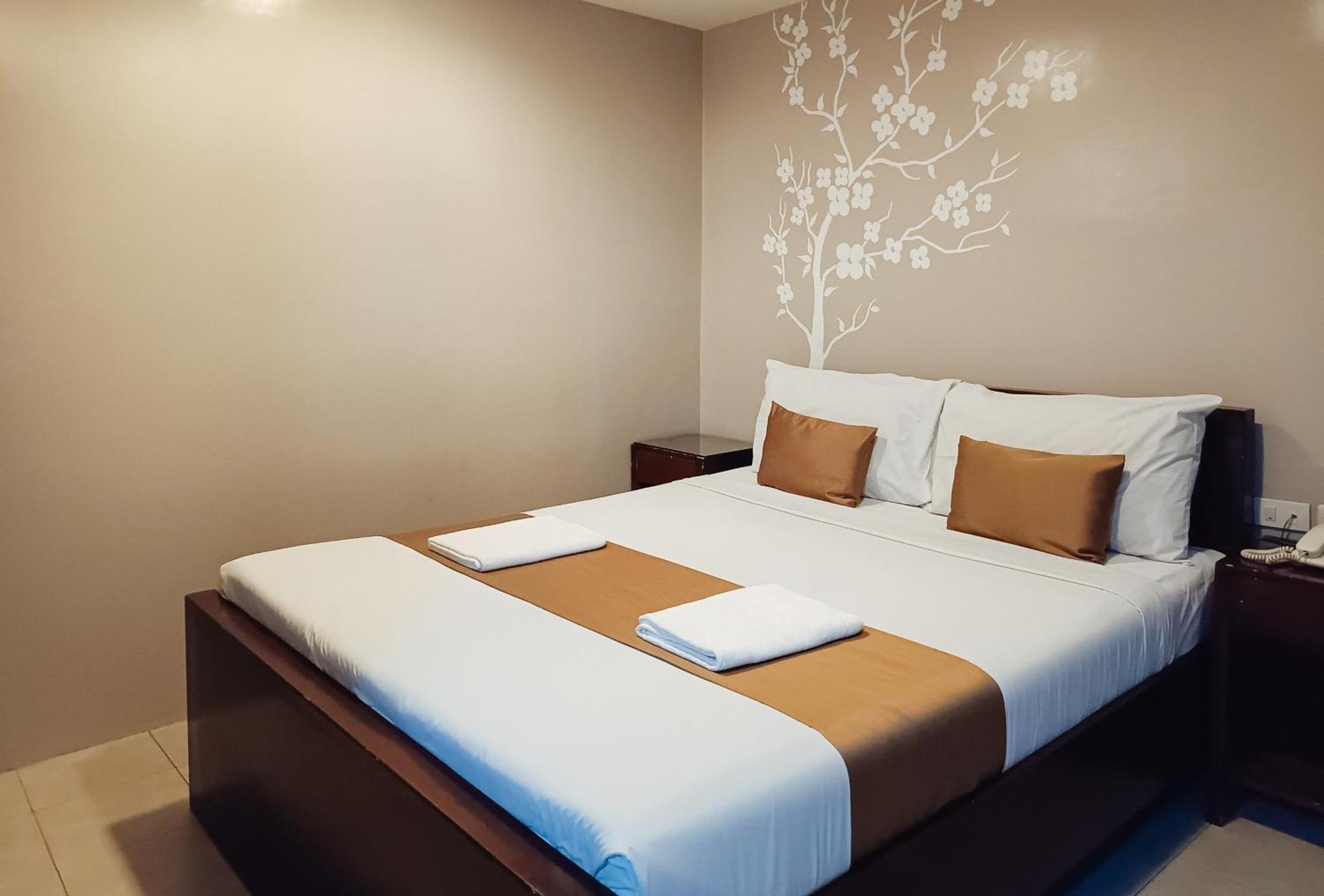 Hotel Juliana By Reddoorz Tuguegarao City Exteriér fotografie