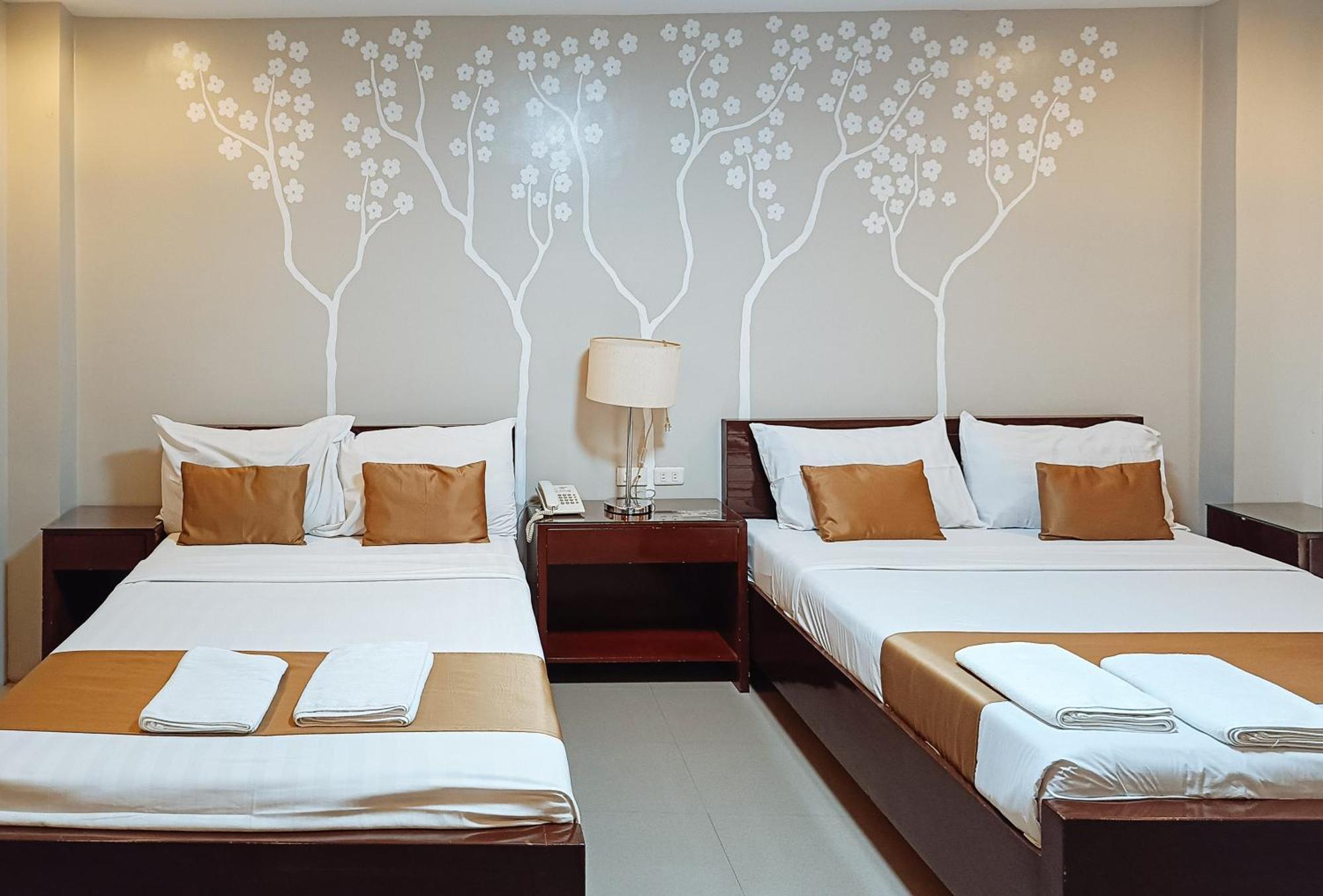 Hotel Juliana By Reddoorz Tuguegarao City Exteriér fotografie